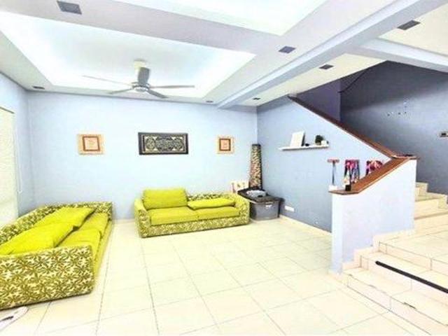 Renovated Unit Teres 2 Tingkat Endlot Alam Budiman Seksyen U10
