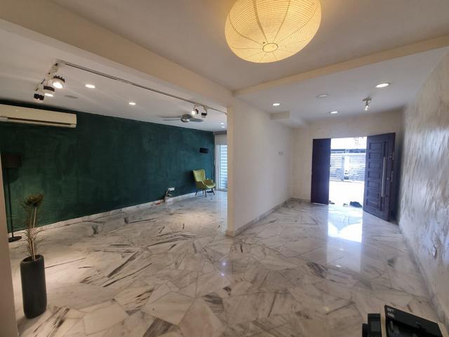 Renovated Unit Teres 2 Tingkat Seksyen 19 Shah Alam