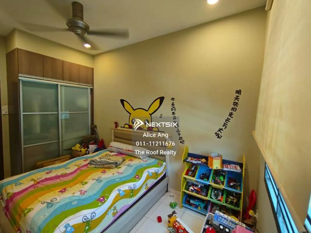 Renovated Unit / Corner Lot / Double Storey Cluster