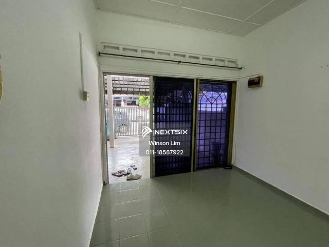 Renovated unit in Nusa bestari