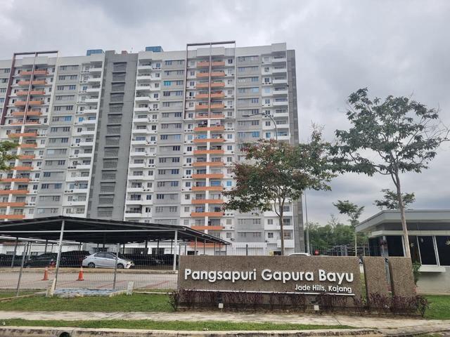 RENOVATED UNIT Pangsapuri Gapura Bayu Jade Hill Kajang