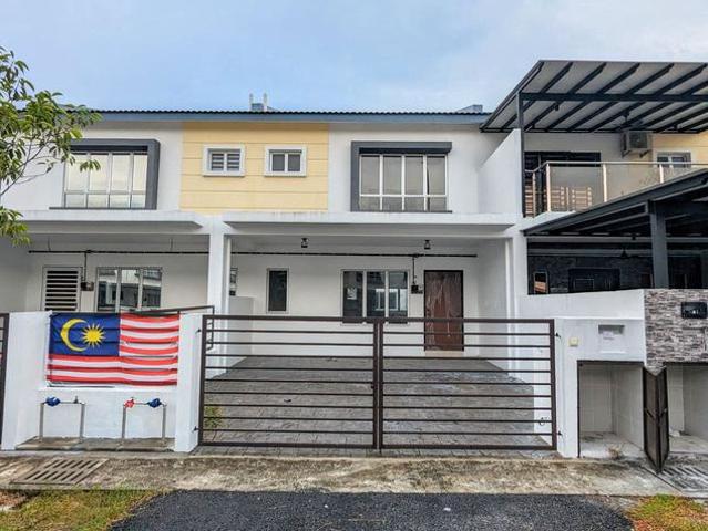 RENOVATED VACANT UNIT 2 Storey House Taman Semarak Warisan