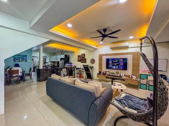 RENOVATEDDouble Storey Taman Puncak Jalil PUJ 4