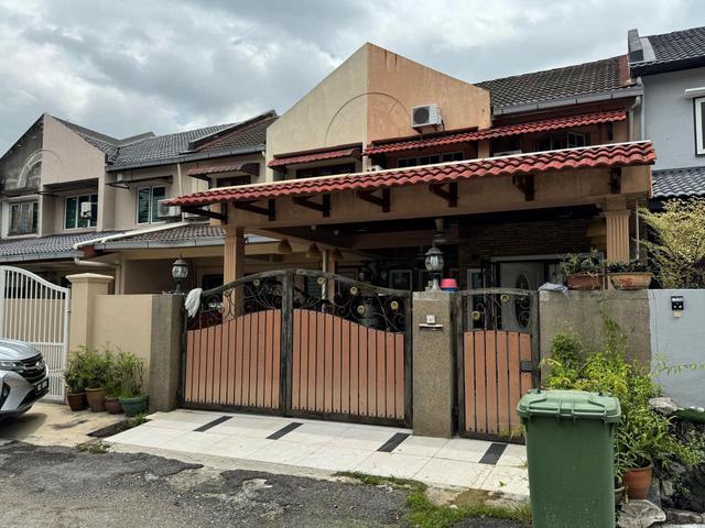 RENOVATEDGOOD CONDITION Double Storey House USJ 2 Subang Jaya