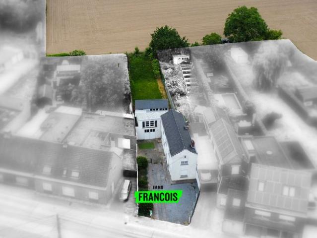 Renovatiewoning met landelijk zicht te loop in Waregem