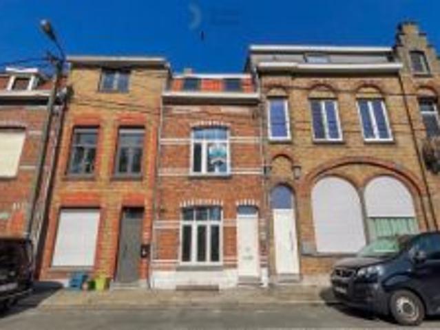 Renovatieproject/ woning met 3 slaapkamers in Zeebrugge