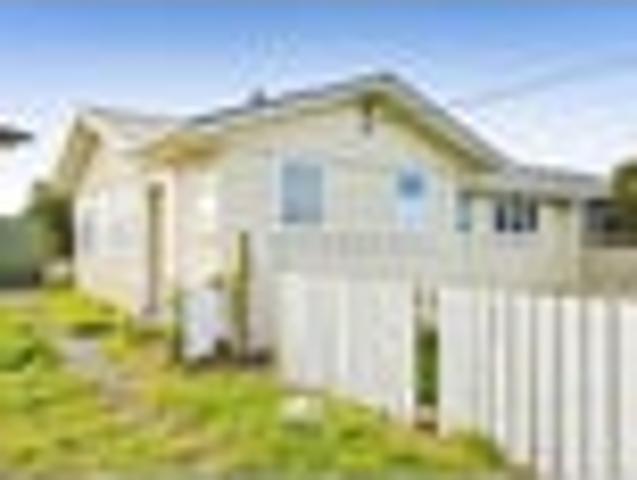 Under offer Renovator/investor friendly