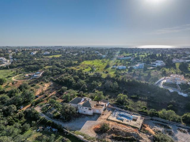 Renovação única com projeto aprovado para moradia V4 perto d. 318m² Guia