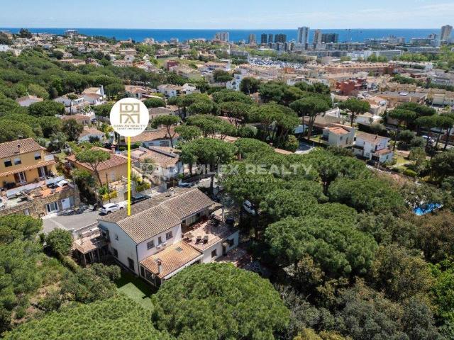Renovada meticulosamente en 2015, con recientes actualizacio. 346m² Platja d'Aro