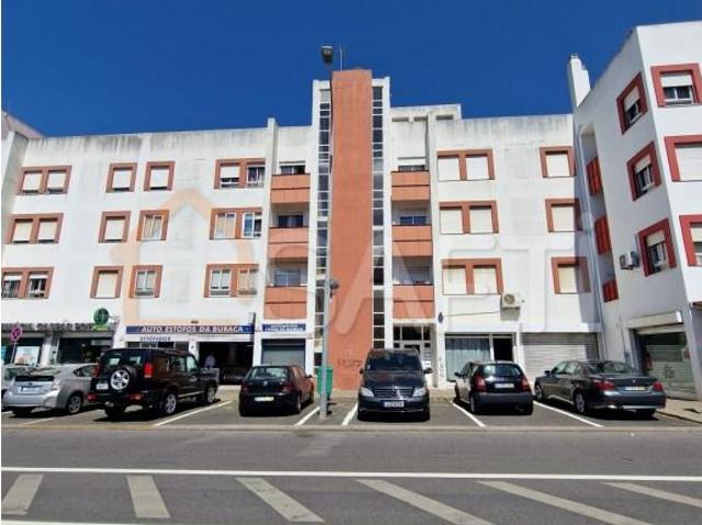 Renovado apartamento á venda na Amadora Alfragide 77m² Alfragide