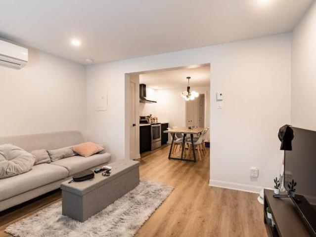 Rénové 100% avec terrasse privé et internet