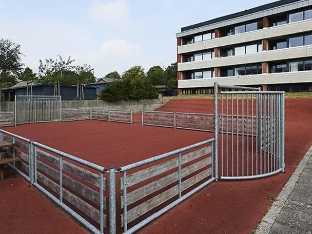 Renoveret lejebolig nær skole, indkøb og grønne områder