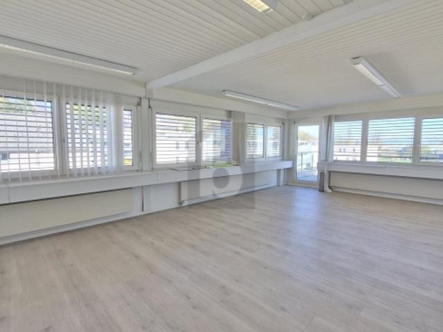 RENOVIERT INDIVIDUELL MIT TERRASSE