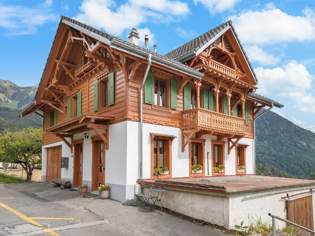 Charmant und authentisch renoviert im Herzen eines ruhigen Dorfes