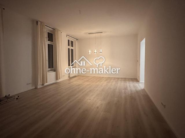 Renoviert, Waldnähe, Altbau, hohe Decken, Balkon, optimal für Familien mit EBK