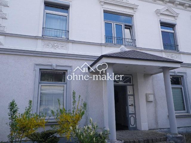 Renovierte Gründerzeitvilla mit drei Wohnungen in Barmstedt