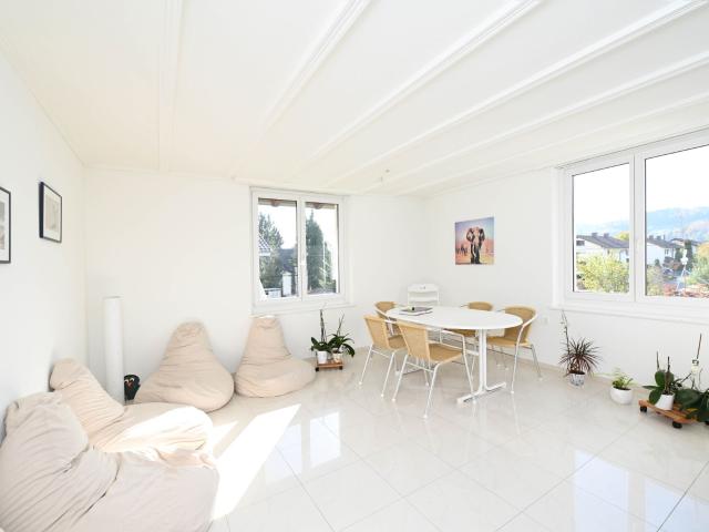Renovierte, helle Wohnung