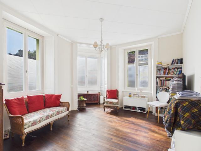 Renovierte Wohnung – Le Locle, Stadtzentrum