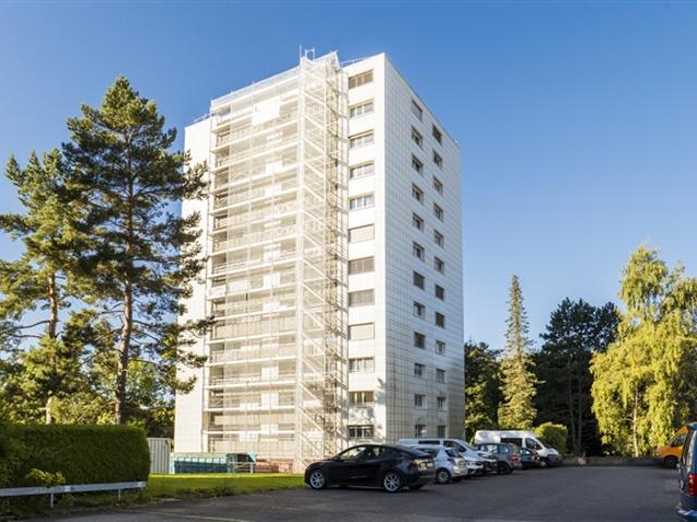 RENOVIERTE WOHNUNG MIT BALKON UND AUFZUG