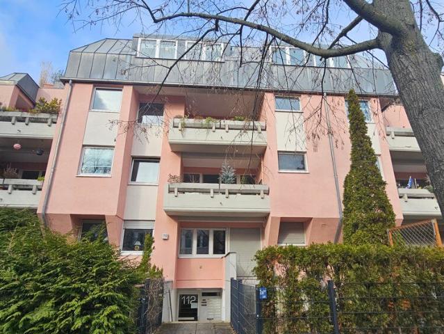 Hübsche, renovierte Wohnung mit großer Loggia in Lichterfelde West nahe der Freien Universität