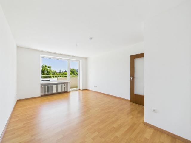 Renovierte 1 Zimmer Wohnung mit Blick ins Grüne