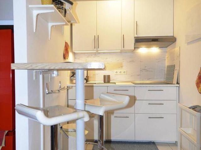 Renovierte 2 Zimmer Wohnung in Charlottenburg, Berlin, möbliert