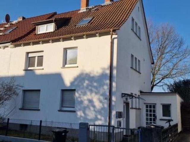 Renovierte 3,5 Zimmerwohnung mit XXL Garten und kleiner Gewerbeoption
