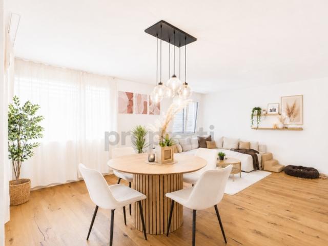 Renovierte 3.5 Zimmer Wohnung mit privatem Gartensitzplatz und moderner Ausstattung