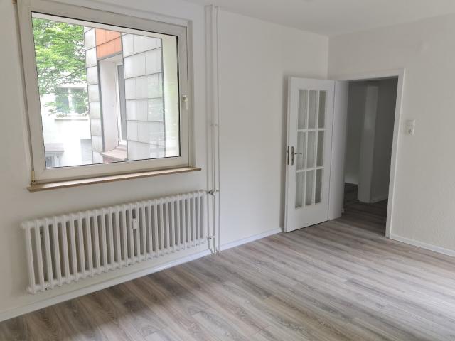 Renovierte 3 Zimmer Wohnung mit Balkon zu vermieten! 1 Nettokaltmiete frei 2. Monat