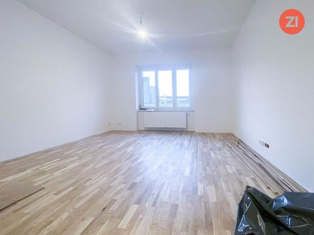 Renovierte 3 Zimmer Wohnung mit Balkon an der Landstraße