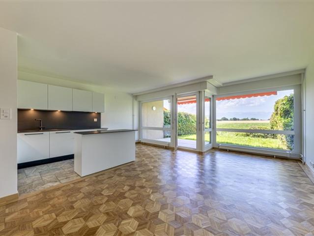 Renovierte 3 Zimmer Wohnung mit Garten