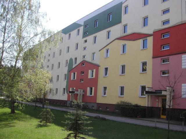 Renovierte 4 Zi. Whg mit Balkon u. EBK, Pilzheide in Walddrehna