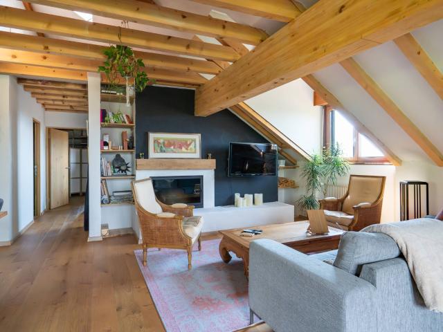 Renoviertes 4.5 Zimmer Penthouse mit Balkon