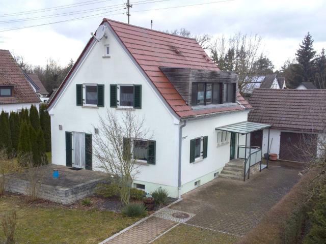 Renoviertes Zweifamilienhaus