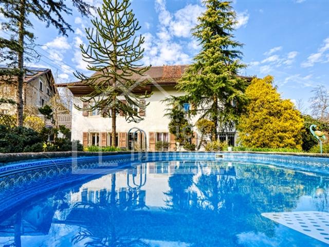 Renoviertes Bauernhaus mit Charakter sowie Schwimmbad und Reitanlagen