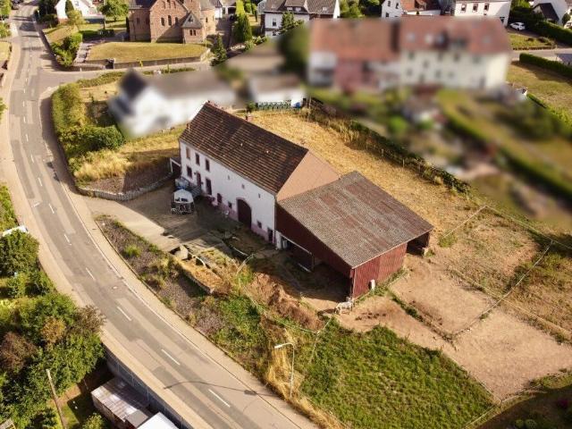 Renoviertes Bauernhaus mit Scheune und großem Grundstück in Lebach Niedersaubach