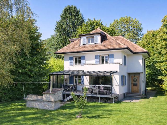 Renoviertes bürgerliches Haus in ländlicher Umgebung