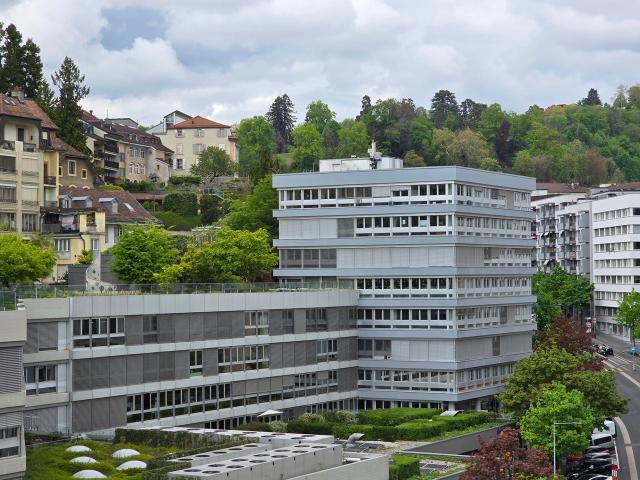 Renoviertes Büro mit 75 m² – Lausannes Stadtzentrum
