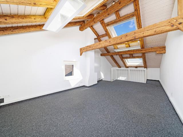 RENOVIERTES DORFHAUS IM HERZEN DES DORFES IN EXKLUSIVITÄT