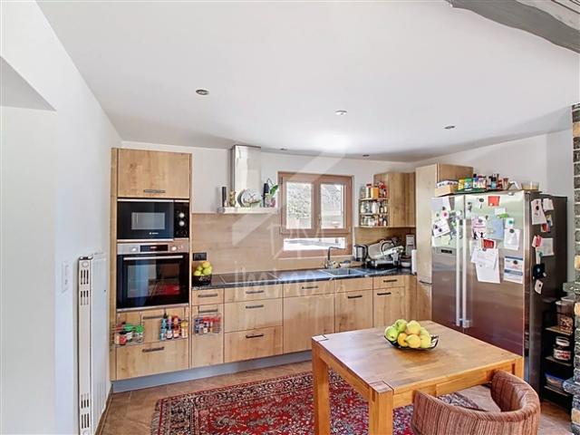 Renoviertes Dorfhaus + Studio + kleine Scheune zum Renovieren