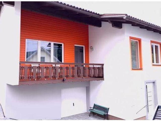 renoviertes Einfamilienhaus mit kleinem Garten