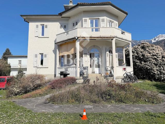 Renoviertes Gebäude mit 3 Wohnungen – Entwicklungspotenzial