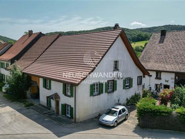 Renoviertes Haus mit 5,5 Zimmern in Charmoille zum Verkauf