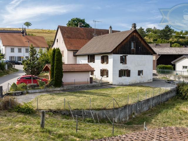 Renoviertes Haus in einer Sackgasse des Weilers Mormont