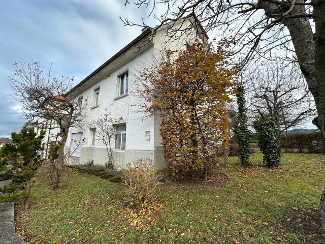 Renovierungsbedürftig, mit Charme. Am 26.10. von 9:00 Uhr 10.00 Uhr offene Besichtigung. Bitte anmelden!