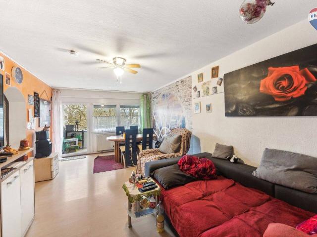 Renovierungsbedürftige 3 Zi WHG mit Balkon in zentraler Lage!