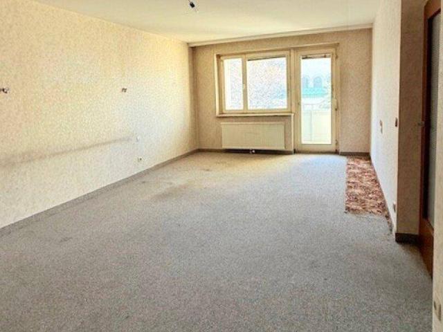 Renovierungsbedürftige 3 Zimmer Wohnung mit Potenzial im Herzen von Favoriten