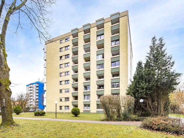 renovierungsbedürftiges 1 Zi. Apartment mit Südausrichtung, Loggia und Einzelgarage Erbbaurecht