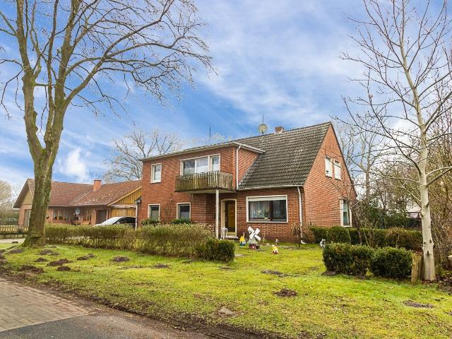 Renovierungsbedürftiges vermietetes Einfamilienhaus mit Einliegerwohnung in Papenburg Aschendorfer Moor
