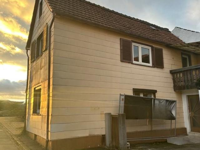 Renovierungsbedürftiges Einfamilienhaus in Büdingen zu verkaufen